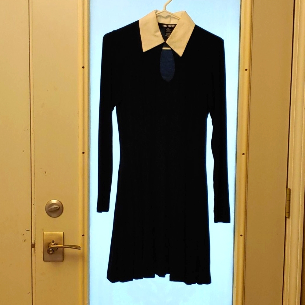 Hot topic black & white dress stretchy size small